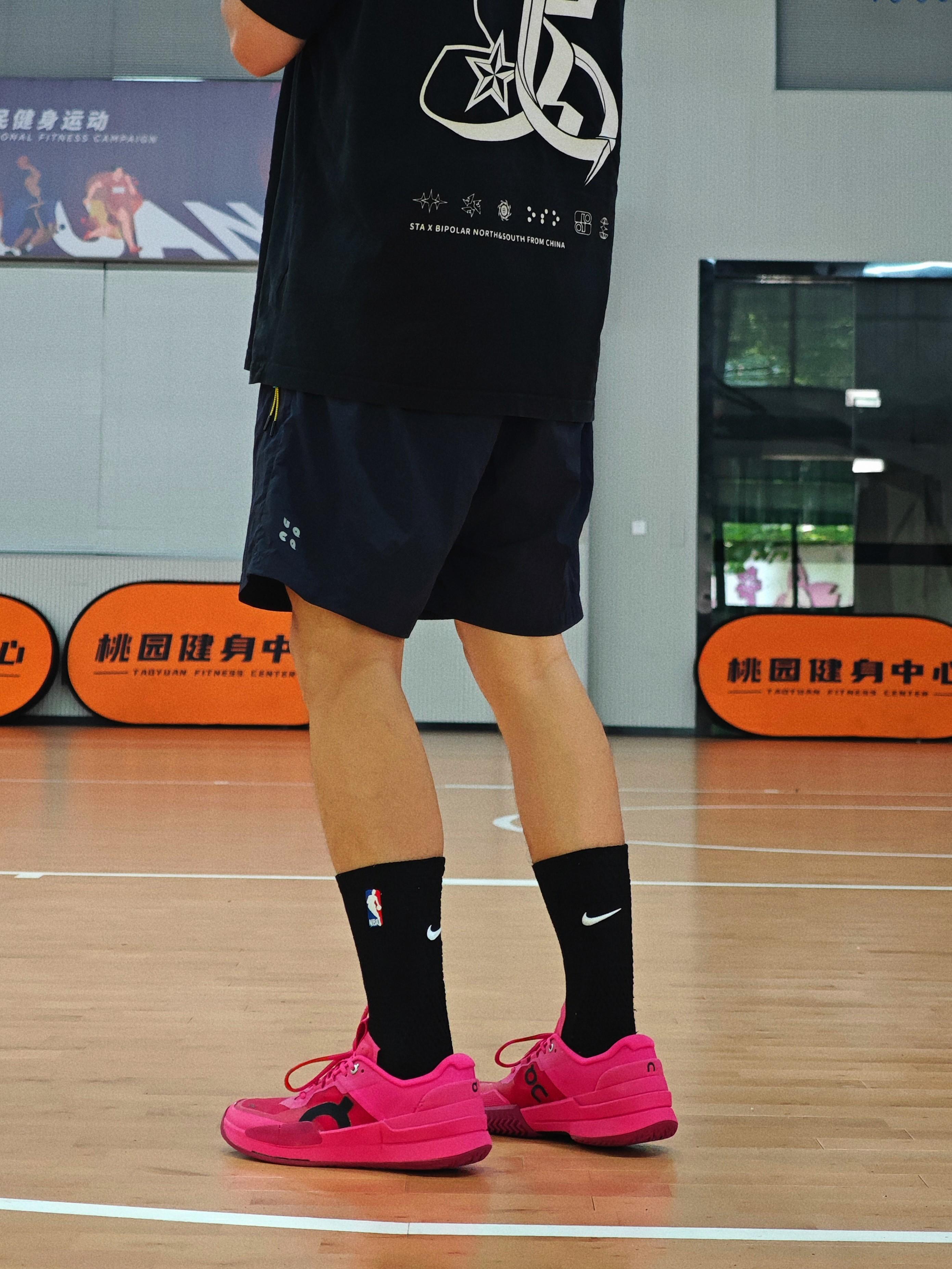 可惜我不打网球啊🎾